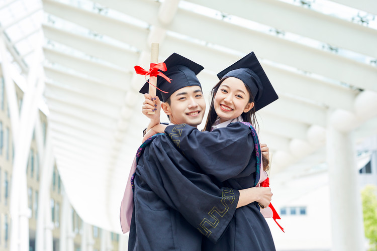 南京财经大学(Nanjing University of Finance & Economics)2025录取预测：基于2022-2024年各省分数线大数据分析