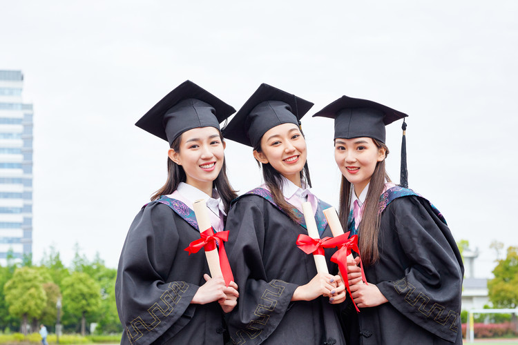中国医科大学(CMU)2025报考指南：近三年各省录取分数线趋势分析