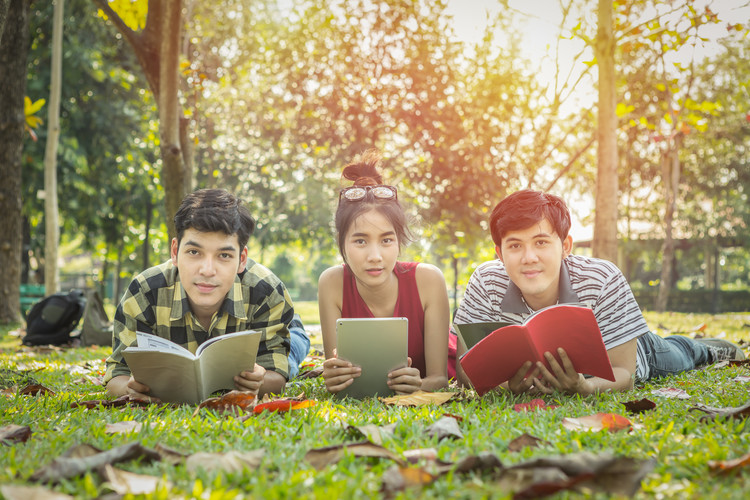 中国计量大学(China Jiliang University)2025录取预测：基于2022-2024各省分数线的报考策略分析