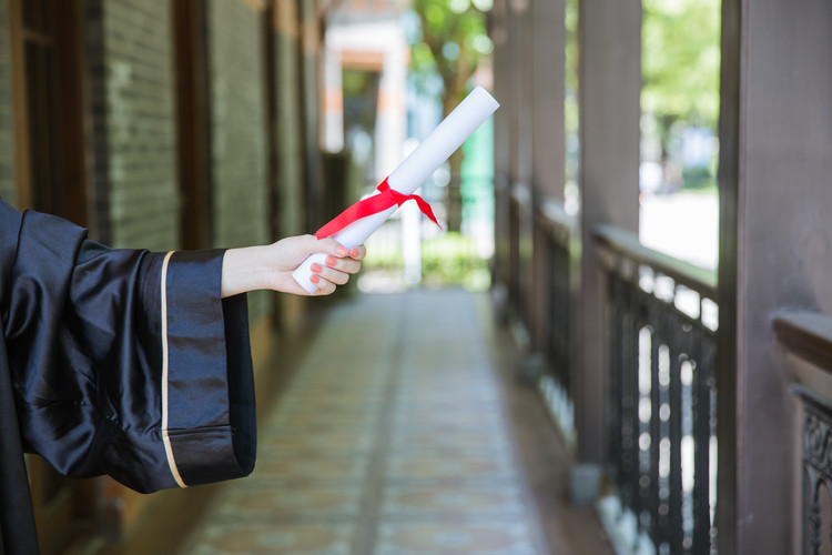 长春工业大学人文信息学院(CCIHE)2025录取预测：基于2022-2024年各省分数线深度分析