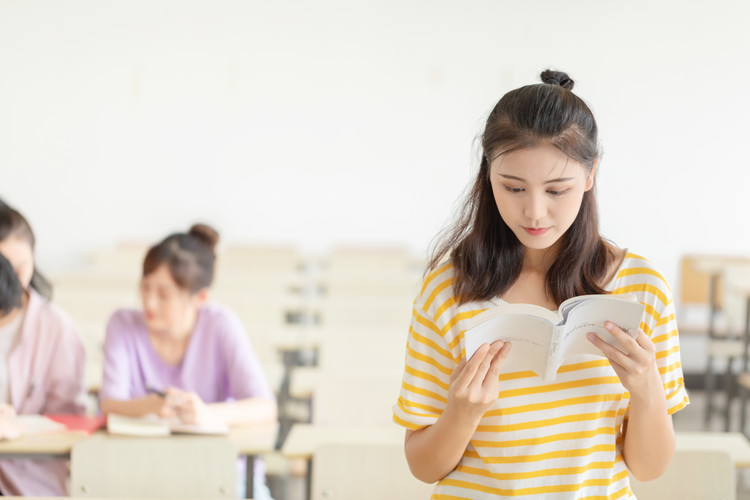 西安外国语大学(XISU)2022-2024录取数据全景分析：25届考生择校指南