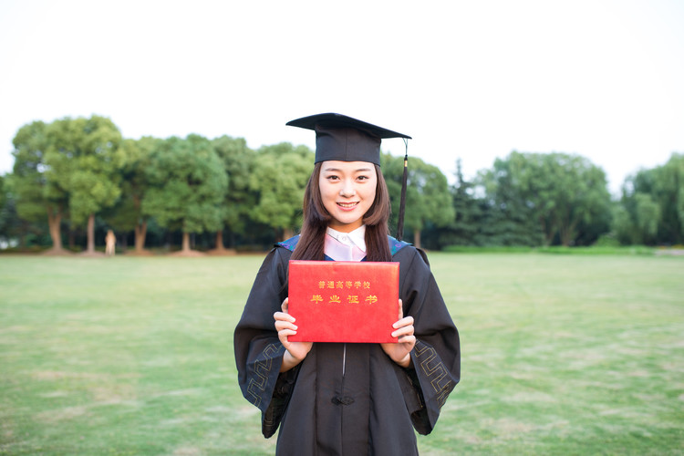 仰恩大学(Yang-En University)近三年招生数据全面解读：各省录取分数线与位次趋势分析（2025届报考指南）